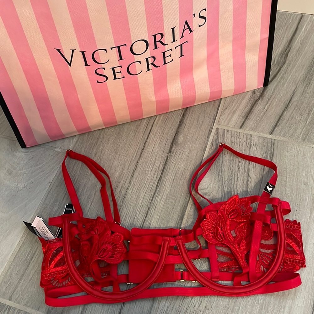 Victoria’s Secret Sexy Lace Bra